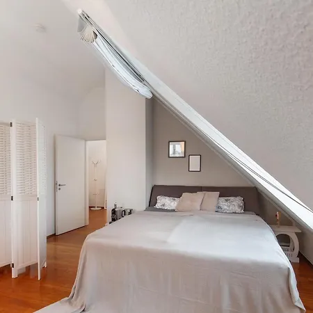 Taunus-zimmer Skyline-blick Apartmán